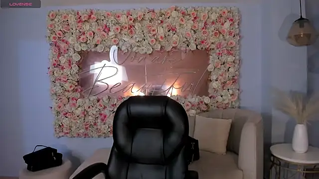 DolcieElliot online show from January 7, 11:26 am