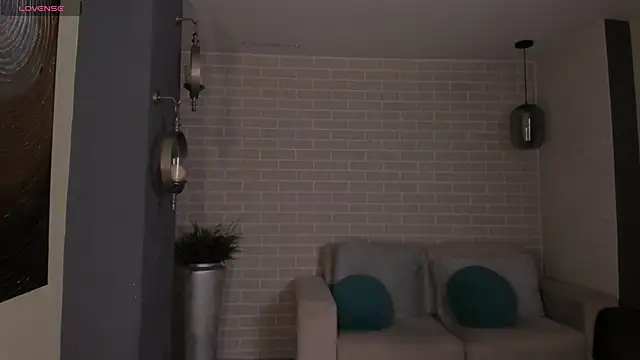 DolcieElliot online show from February 5, 11:02 am