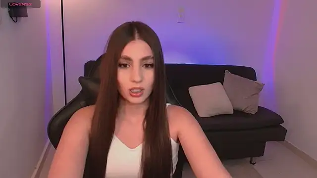 DolcieElliot online show from October 17, 8:00 pm