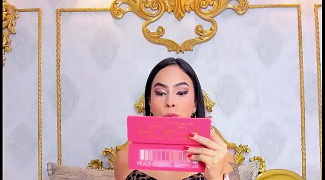 GiahDaniels online show from January 8, 8:50 pm