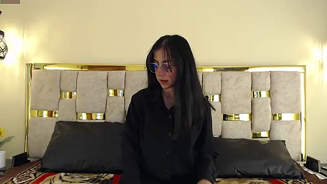 Snapshot of ling_ling24 chatting on January 28, 3:15 am ling ling24 online show from January 28, 3:15 am