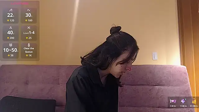 Snapshot of ling_ling24 chatting on October 3, 10:56 am ling ling24 online show from October 3, 10:56 am