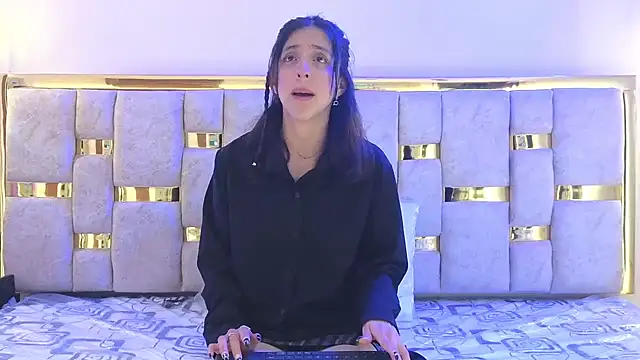 Snapshot of ling_ling24 chatting on December 16, 3:22 am ling ling24 online show from December 16, 3:22 am