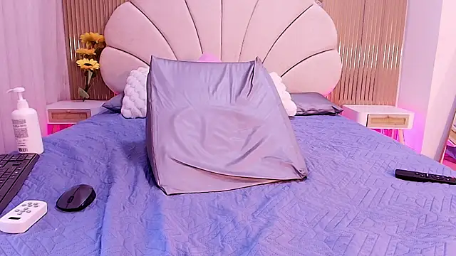 nata luna online show from April 12, 7:19 pm