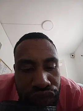 KaelMoreau online show from October 29, 2:30 pm