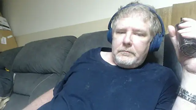 Snapshot of BrisonChase chatting on July 4, 7:42 pm BrisonChase online show from July 4, 7:42 pm