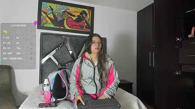 Vahiolet smith online show from October 8, 3:15 am