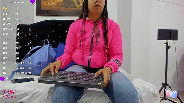 Vahiolet smith online show from December 4, 3:27 am