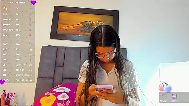 Snapshot of Vahiolet_smith chatting on February 11, 3:11 am Vahiolet smith online show from February 11, 3:11 am