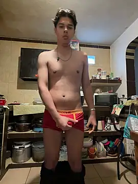 erickcastro777 online show from May 2, 12:54 pm
