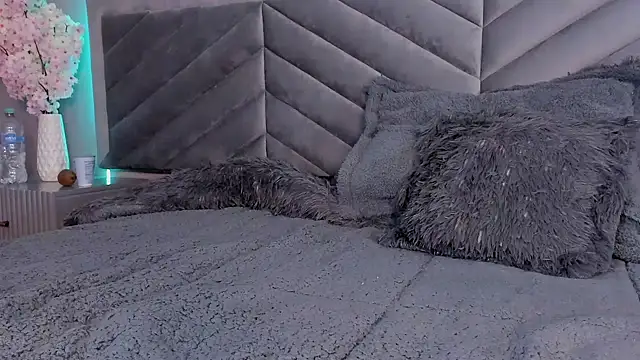 Ary thompson   online show from December 2, 11:18 pm