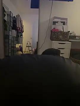 exoticmisfitt online show from April 13, 6:30 am