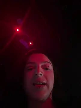 exoticmisfitt online show from April 14, 10:27 pm