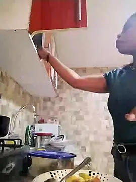 Snapshot of Lizeth_rey1 chatting on December 19, 6:56 pm Lizeth rey1 online show from December 19, 6:56 pm