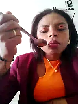 Snapshot of Lizeth_rey1 chatting on January 31, 5:53 pm Lizeth rey1 online show from January 31, 5:53 pm