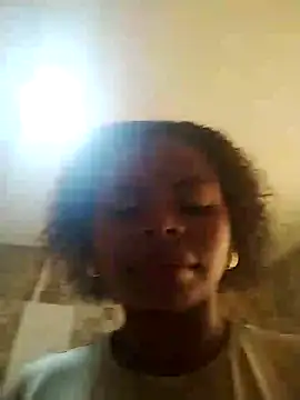 Snapshot of Lizeth_rey1 chatting on February 10, 5:41 pm Lizeth rey1 online show from February 10, 5:41 pm