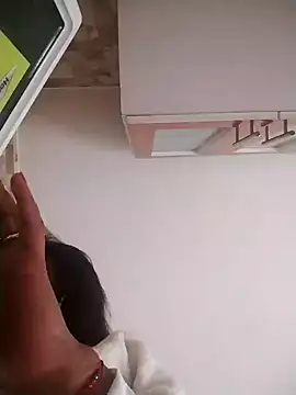 Snapshot of Lizeth_rey1 chatting on February 15, 7:06 pm Lizeth rey1 online show from February 15, 7:06 pm