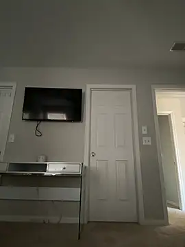 Snapshot of BubbaATL chatting on February 17, 6:47 pm BubbaATL online show from February 17, 6:47 pm