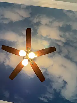 Snapshot of BubbaATL chatting on March 5, 7:43 pm BubbaATL online show from March 5, 7:43 pm