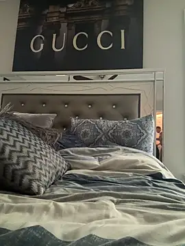 Snapshot of BubbaATL chatting on April 10, 8:24 pm BubbaATL online show from April 10, 8:24 pm