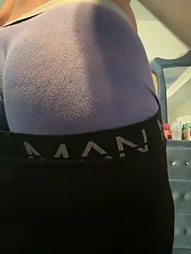 Snapshot of BubbaATL chatting on April 13, 6:02 pm BubbaATL online show from April 13, 6:02 pm