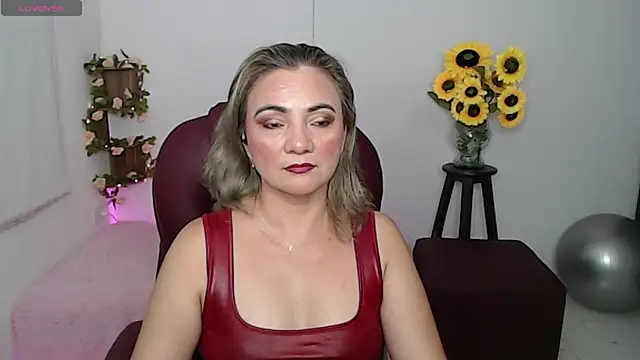 Snapshot of Ghada_milf chatting on March 3, 10:04 pm Ghada milf online show from March 3, 10:04 pm