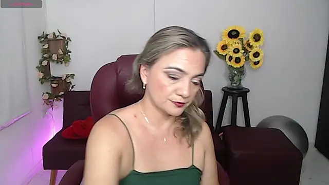 Snapshot of Ghada_milf chatting on March 18, 10:35 pm Ghada milf online show from March 18, 10:35 pm