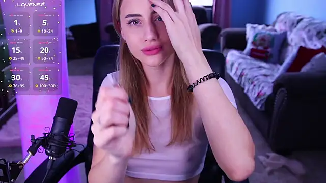 Snapshot of Naughty-Kitty1 chatting on January 17, 6:12 pm Naughty-Kitty1 online show from January 17, 6:12 pm