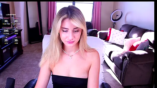 Snapshot of Naughty-Kitty1 chatting on September 23, 10:02 pm Naughty-Kitty1 online show from September 23, 10:02 pm