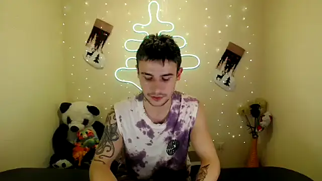 Snapshot of Mike_severi2 chatting on December 12, 4:21 pm Mike severi2 online show from December 12, 4:21 pm