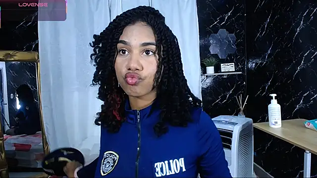 Hillary queen online show from October 31, 6:09 pm