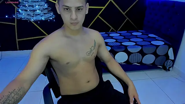 Snapshot of JANER_03 chatting on December 19, 3:52 pm JANER 03 online show from December 19, 3:52 pm