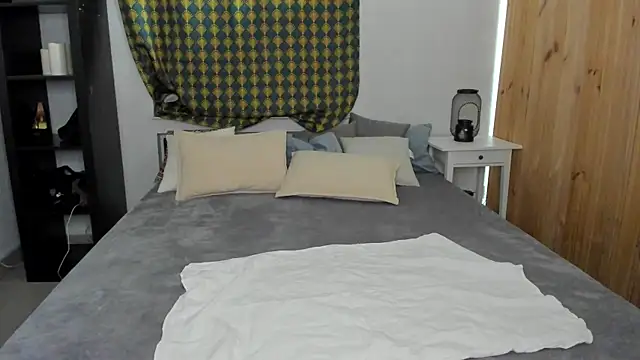 Snapshot of Kendra_SXY chatting on November 15, 1:47 am Kendra SXY online show from November 15, 1:47 am