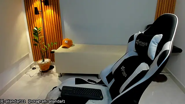 dafboy1 online show from January 25, 12:48 am