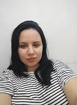 Snapshot of AdelinaJude chatting on October 6, 11:57 pm AdelinaJude online show from October 6, 11:57 pm