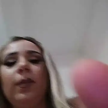 Snapshot of AdelinaJude chatting on October 24, 9:33 pm AdelinaJude online show from October 24, 9:33 pm