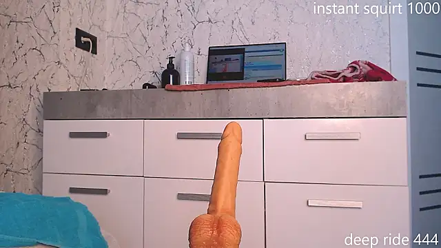 Simplegirl1997 online show from February 6, 7:23 am