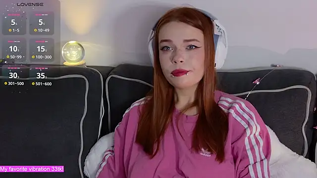 ValBae online show from November 12, 9:47 pm