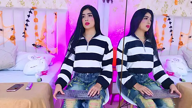 Mia-Monroe online show from November 3, 2:57 am