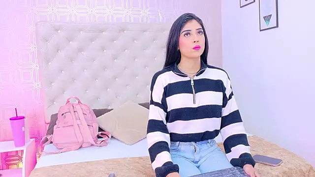 Mia-Monroe online show from February 1, 7:45 pm