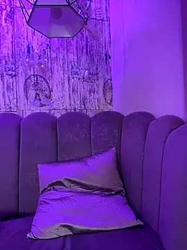 AbyThompson online show from November 9, 2:15 pm