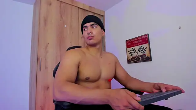 JamesGraay online show from December 3, 5:42 am