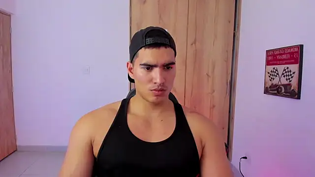 JamesGraay online show from December 6, 7:32 am