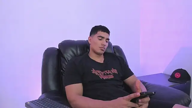 JamesGraay online show from March 17, 8:19 pm