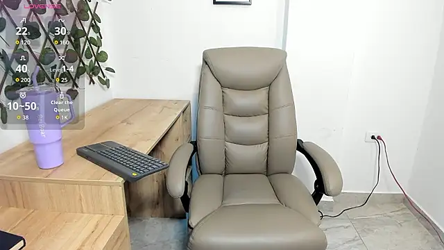 Madeleine  w online show from February 13, 12:06 am