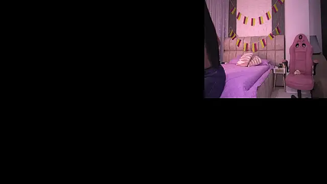 Snapshot of Godess_Scarlett77 chatting on June 19, 3:11 am Godess Scarlett77 online show from June 19, 3:11 am
