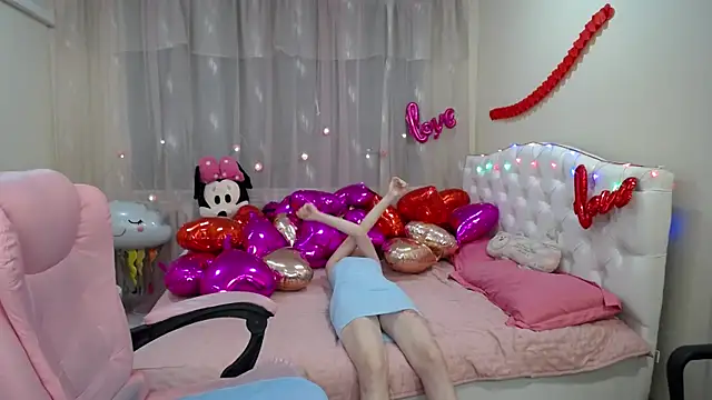 Snapshot of NikaStark_ chatting on January 31, 1:43 am NikaStark online show from January 31, 1:43 am