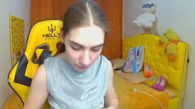 Snapshot of NikaStark_ chatting on February 5, 7:20 pm NikaStark online show from February 5, 7:20 pm