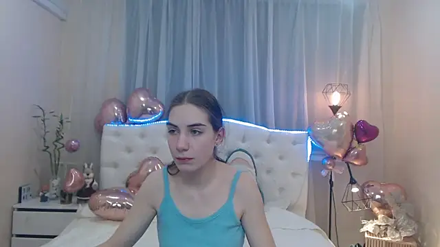 Snapshot of NikaStark_ chatting on February 12, 7:35 pm NikaStark online show from February 12, 7:35 pm