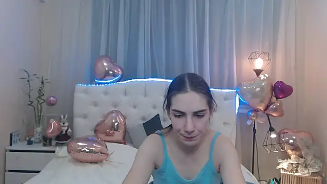 Snapshot of NikaStark_ chatting on February 13, 2:01 am NikaStark online show from February 13, 2:01 am